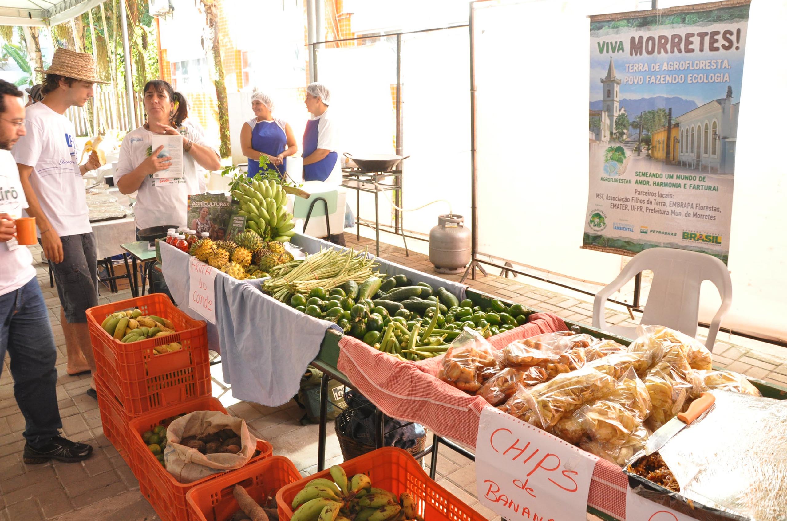 Estande de produtos alimentícios de Morretes, durante a Feira de Cursos e Profissões no Setor UFPR Litoral